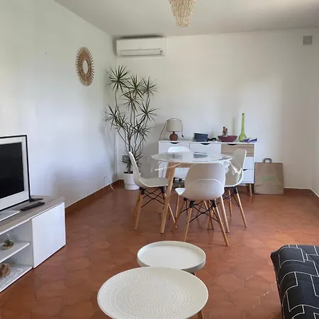 Apartment T2 En Rez De *