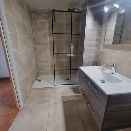 T2 En Rez De Apartment