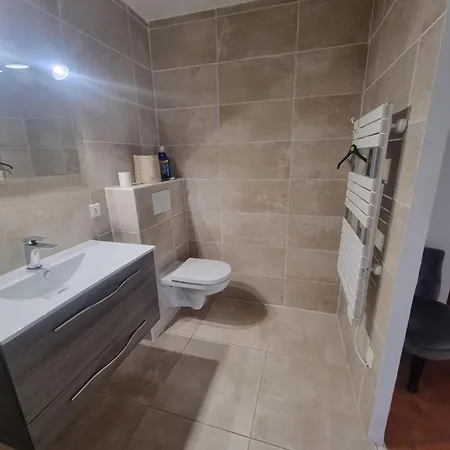Apartment T2 En Rez De *