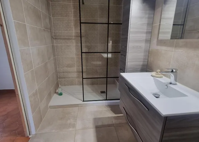 T2 En Rez De Appartement